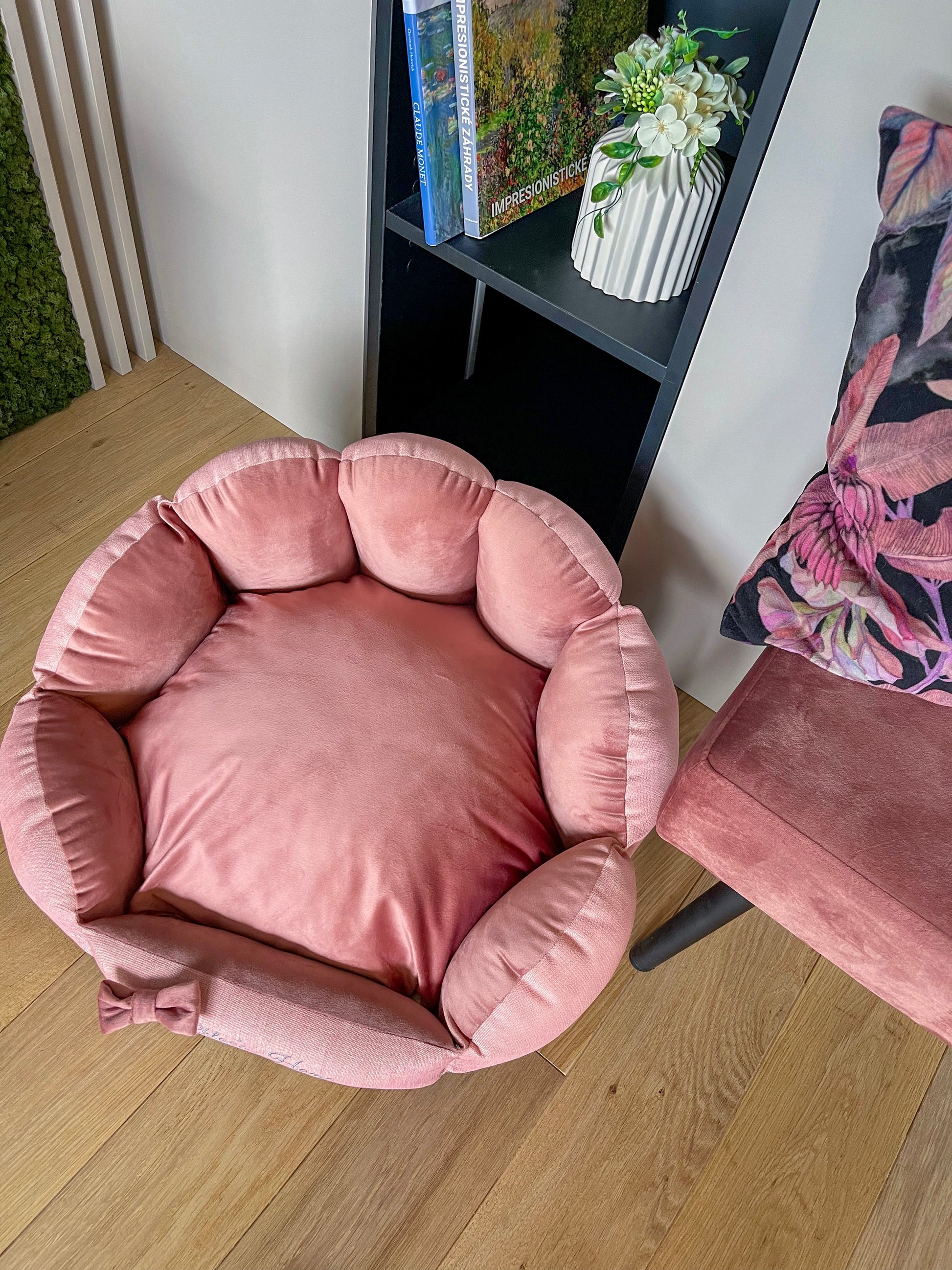 Bahamas Luxury Pink Pet Bed