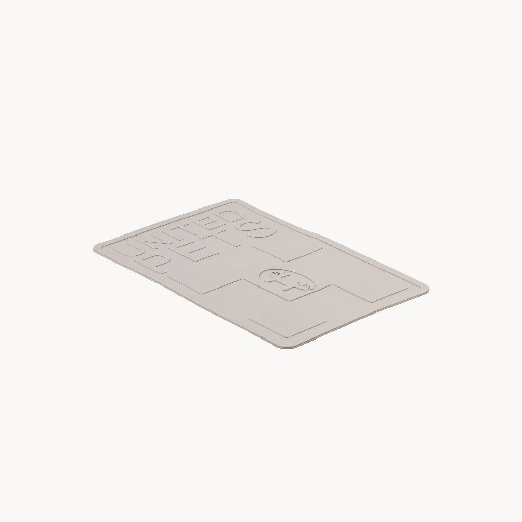 Mustafà Feeding Mat in Taupe