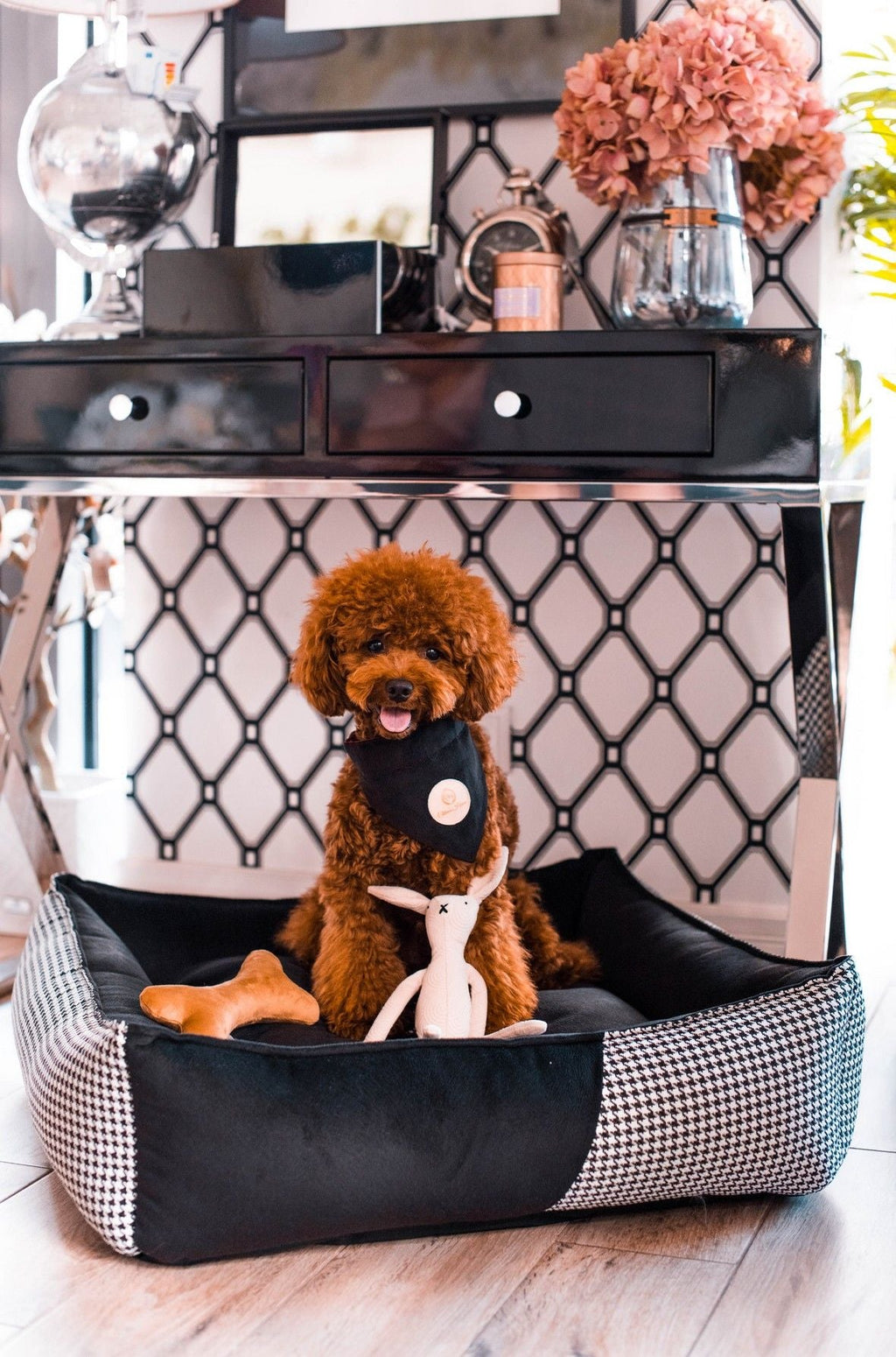 Porto Black Pet Bed