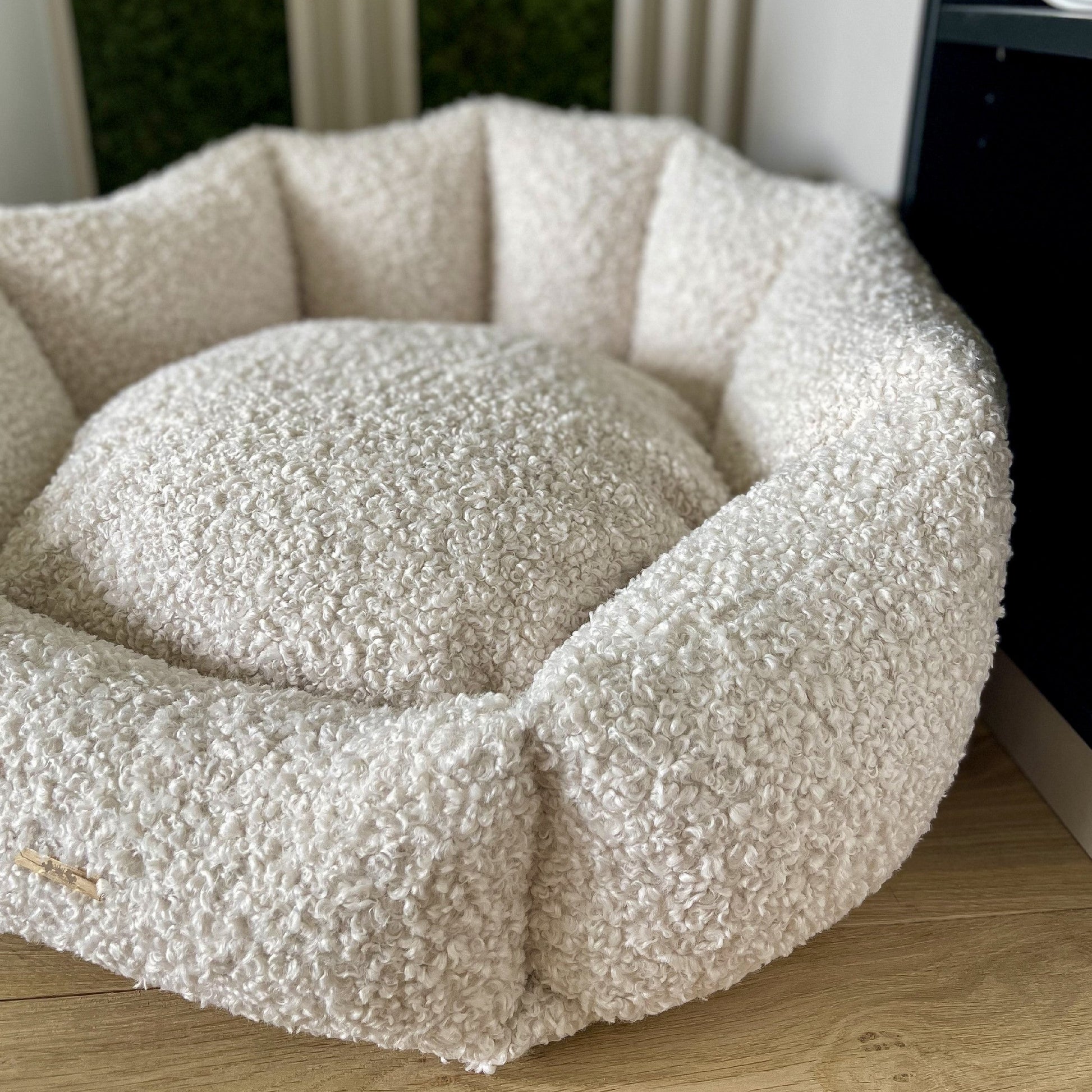 Curly Teddy Cream Pet Bed