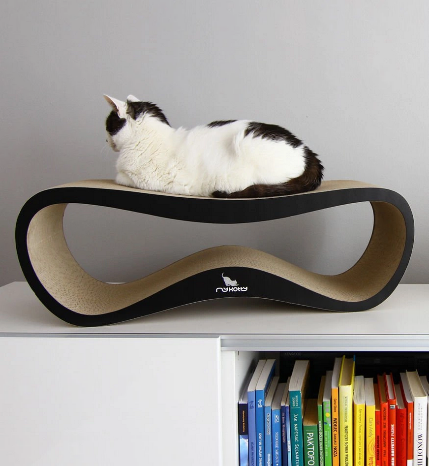 Lui Cat Scratcher Black