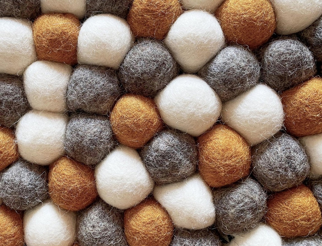 Simona Wool Cat Bed